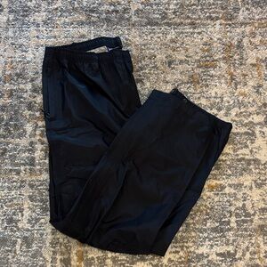 Patagonia Waterproof rain pants, never worn brand new.